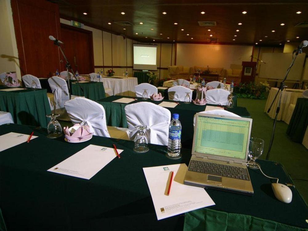 Sand & Sandals Desaru Beach Resort & Spa Faciliteter billede A conference room