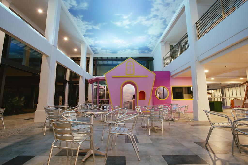 Sand & Sandals Desaru Beach Resort & Spa Eksteriør billede The interior of the school