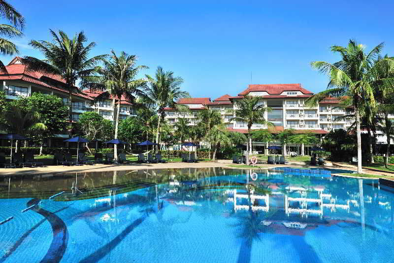 Sand & Sandals Desaru Beach Resort & Spa Eksteriør billede The pool at the hotel
