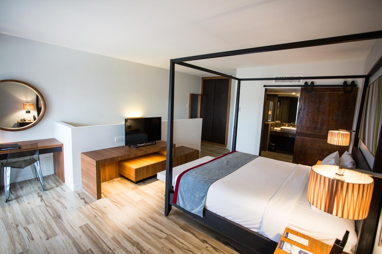 Sand & Sandals Desaru Beach Resort & Spa Eksteriør billede A bedroom at the hotel