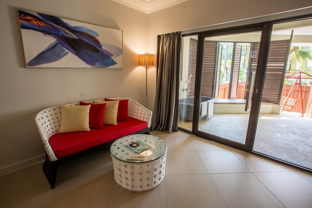Sand & Sandals Desaru Beach Resort & Spa Eksteriør billede A room at the hotel