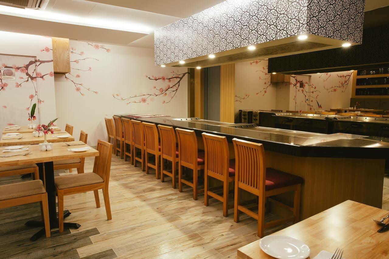 Sand & Sandals Desaru Beach Resort & Spa Eksteriør billede A sushi bar in Tokyo