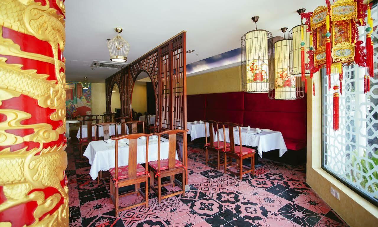 Sand & Sandals Desaru Beach Resort & Spa Eksteriør billede Interior of a restaurant in Beijing